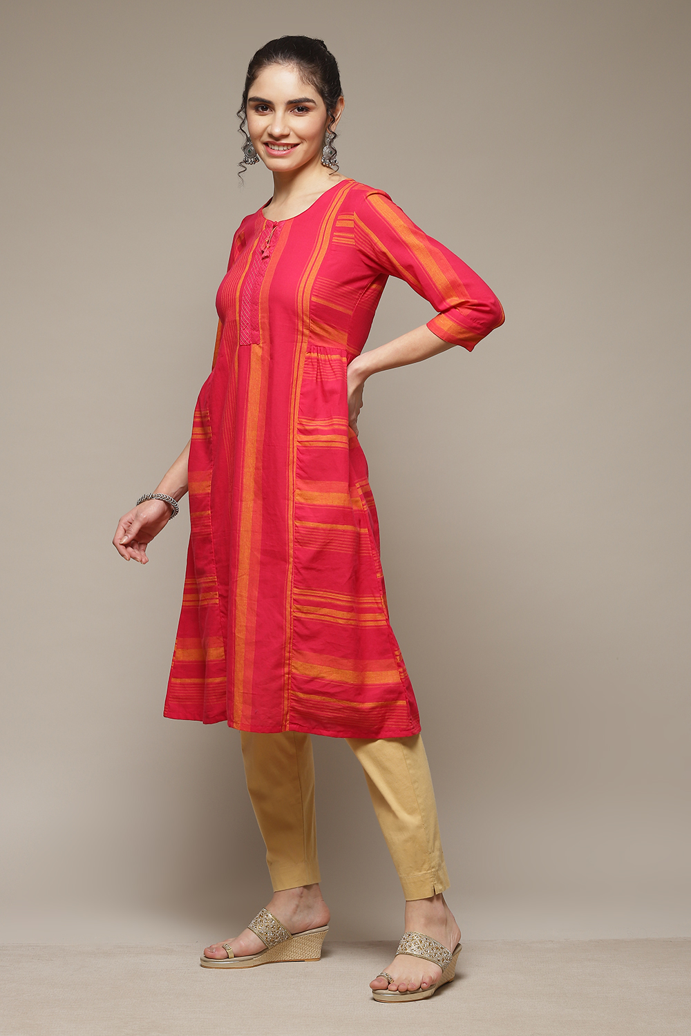 Fuschia Viscose Blend Straight Kurta image number 3